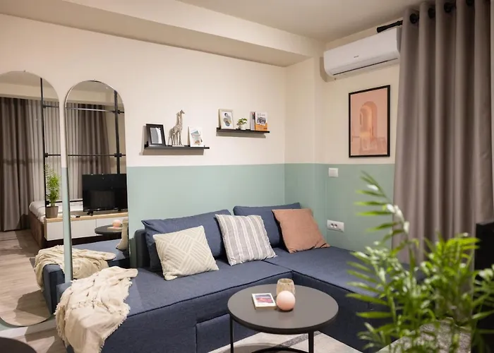 דירה Three Doors Apartments, Strawberry *