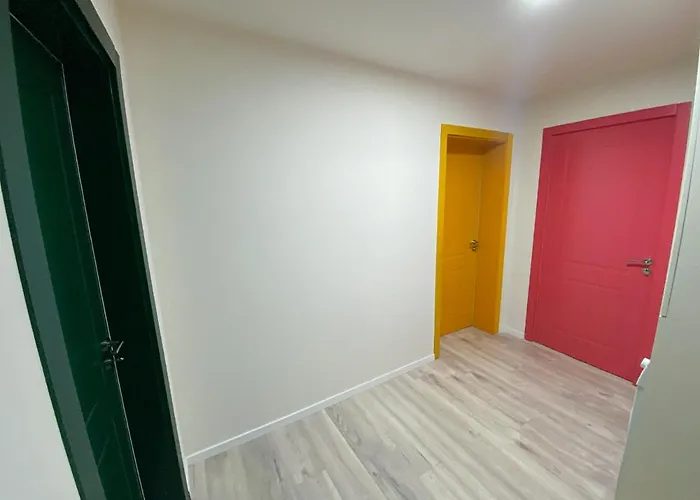 Three Doors Apartments, Strawberry * טיראנה